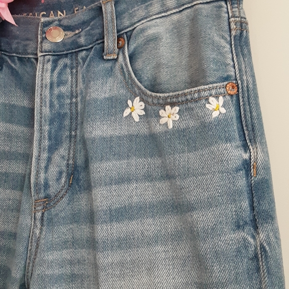 AE: High-Rise Girlfriend Jeans (sz 00) - Picture 3 of 11